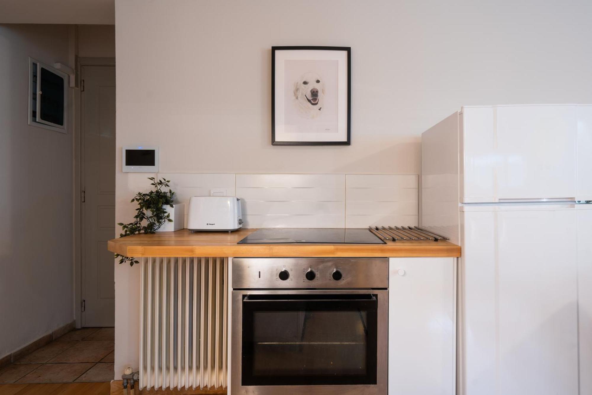 Apartment Bright, Cosy Close To Glyfada & Center Athens
