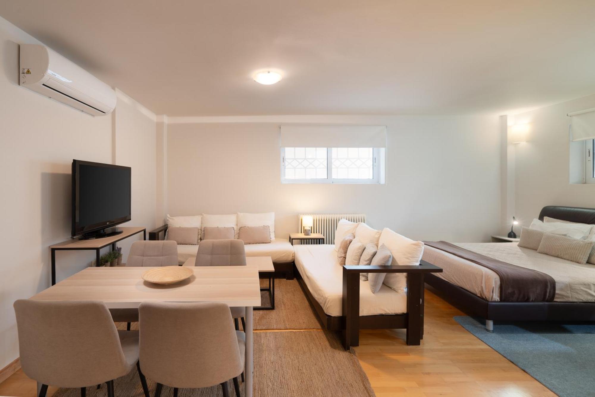Apartment Bright, Cosy Close To Glyfada & Center Athens