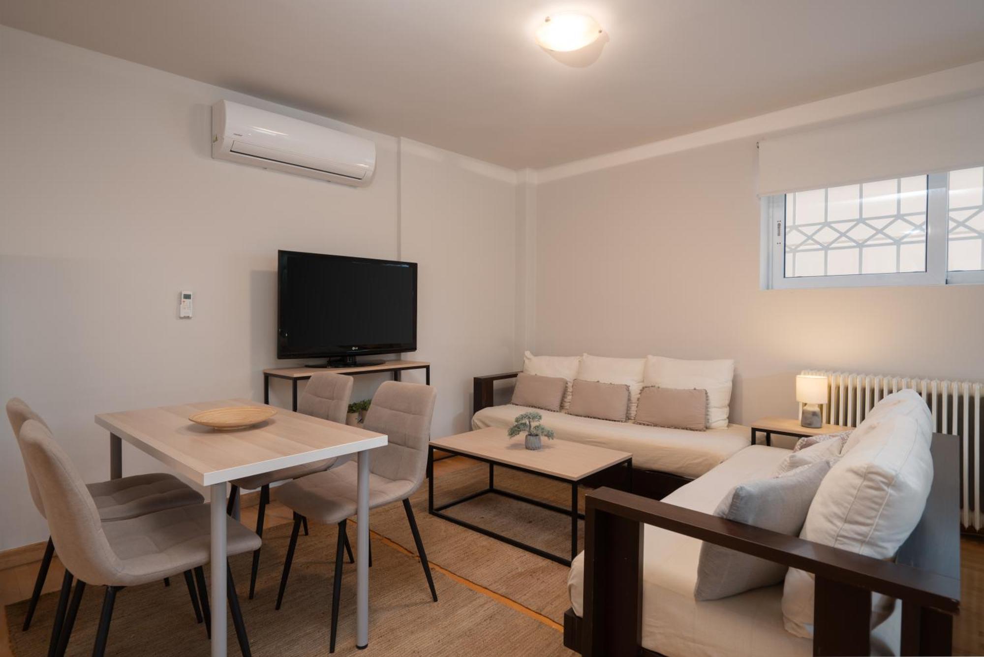 Bright, Cosy Close To Glyfada & Center *