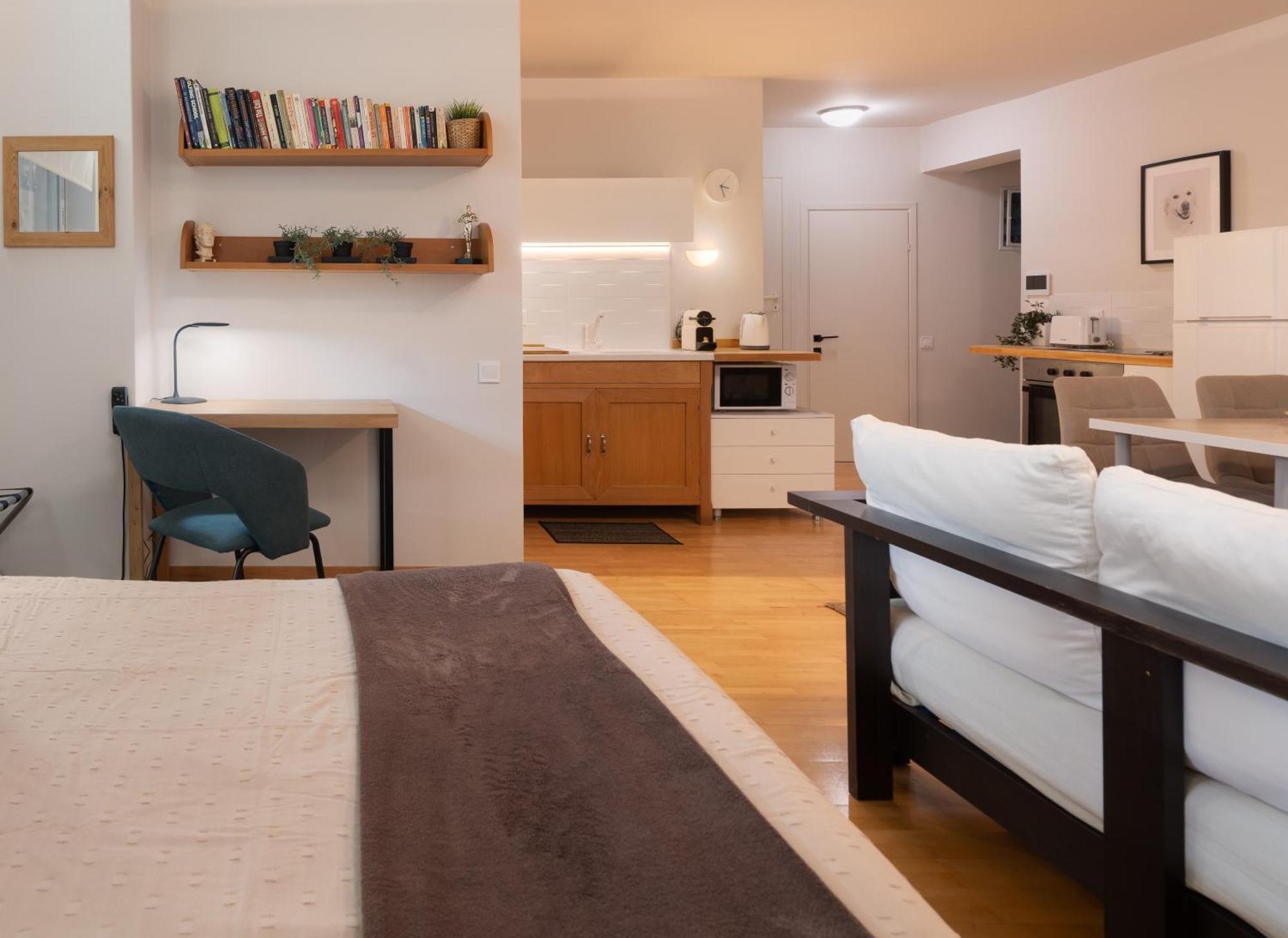 Bright, Cosy Close To Glyfada & Center *